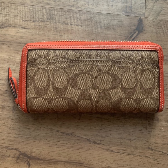 Coach Wallet - Picture 3 of 3